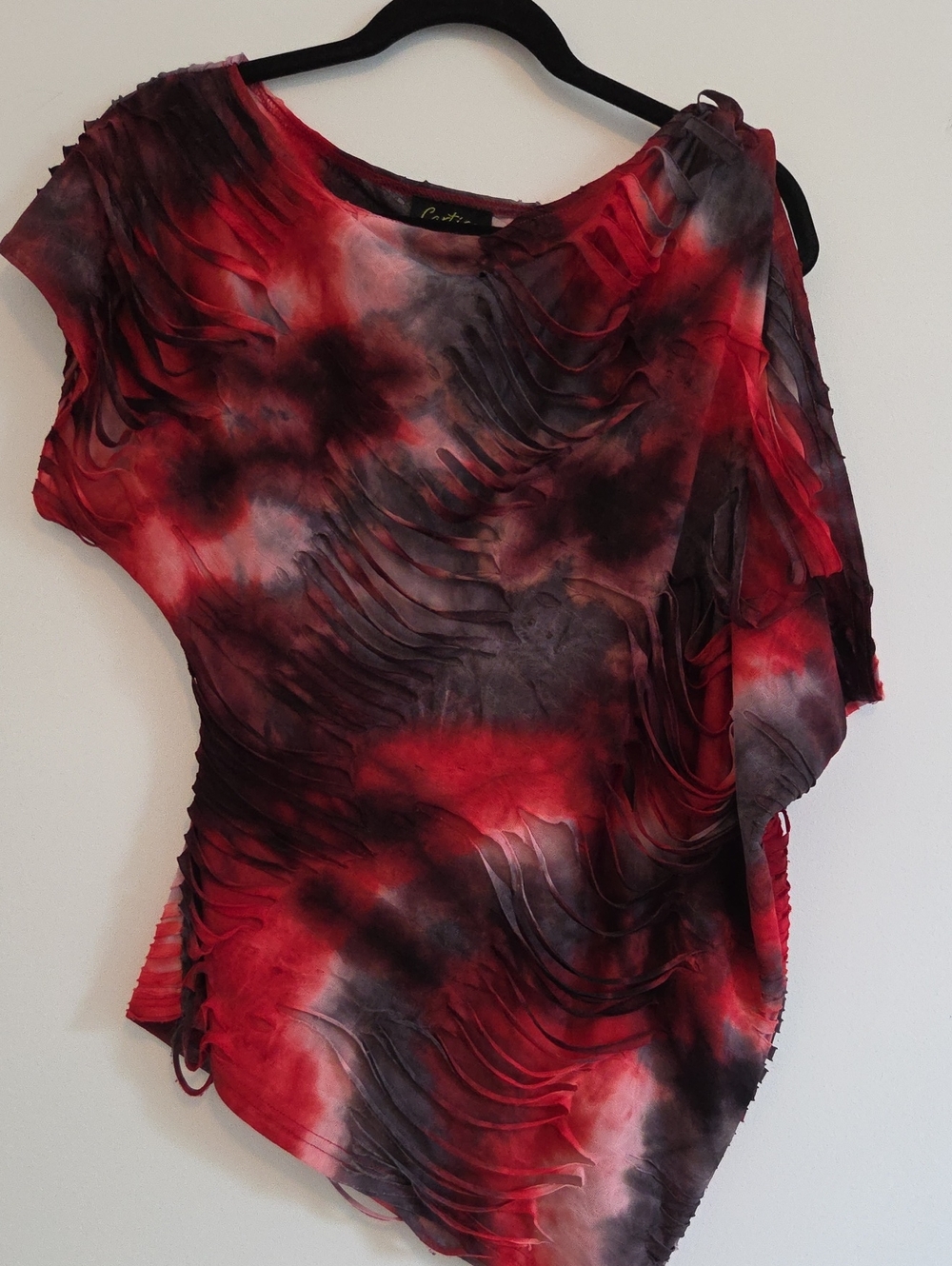 Cartise Red & Black Tie-Dye Asymmetric Women's Top